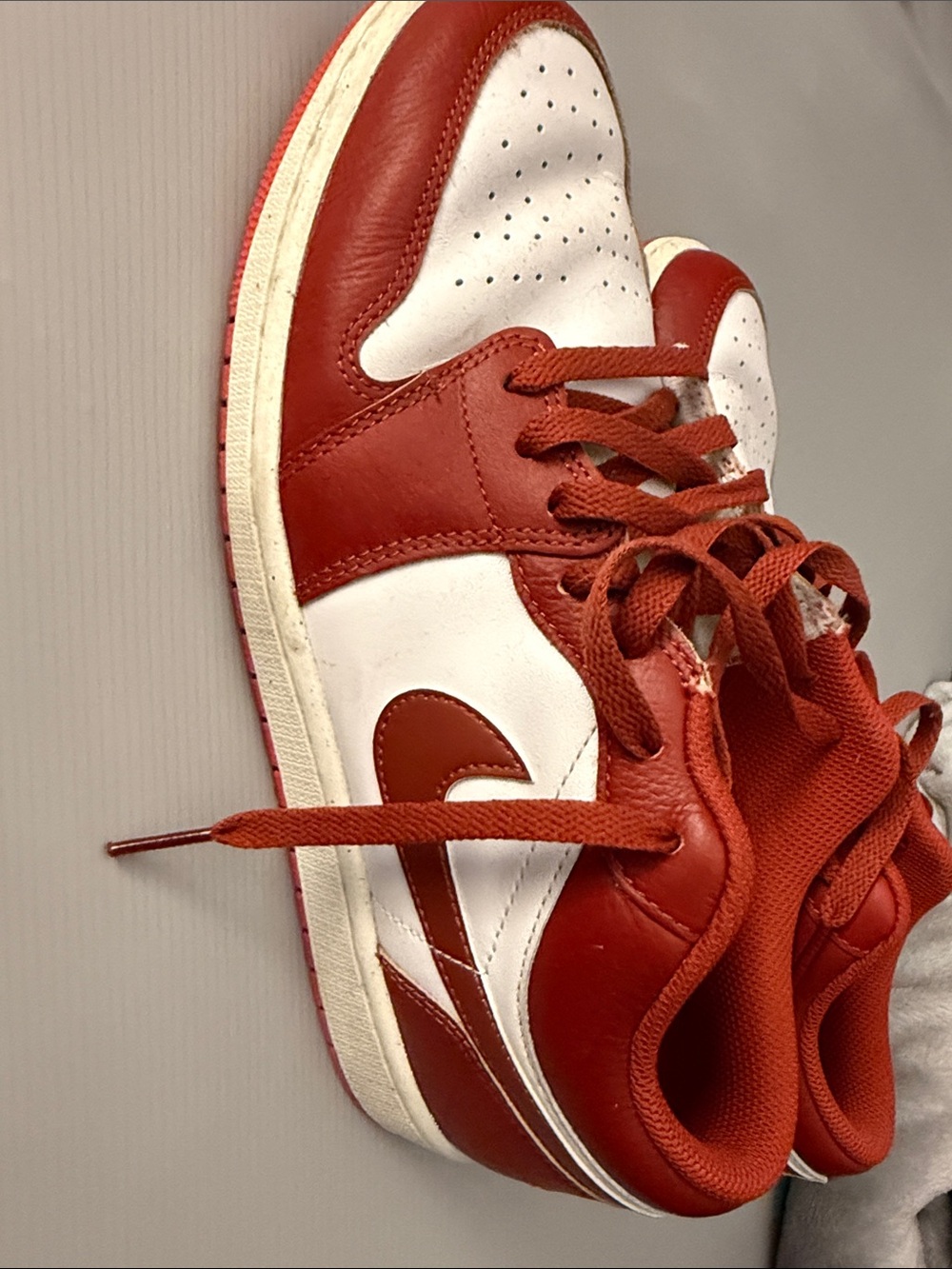 NIKE AIR JORDAN Men's Low-Top Athletic Shoes - White & Red - Picture 4 of 6